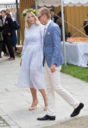 Info Norway Marius Borg Hoiby, Princess Mette Marits son suspected of 23 offences including three rapes Princess Mette Marit, Marius Borg Hoiby The Royal Family of Norway at King Harald of Norways 25 year jubilee garden party in Trondheim June 23, 2016 King Harald celebrates  Copyright: xRoyalportraitsxEurope BernardxRubsamenx xBestimagexRoyalportraitsxEurope BernardxRubsamenx xBestimagex
