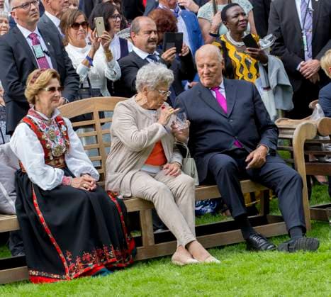 The Norwegian royal family attends a garden party at the Royal Palace in Oslo on t  Copyright: xRoyalportraitsxEurope BernardxRubsamenx xBestimagexRoyalportraitsxEurope BernardxRubsamenx xBestimagex