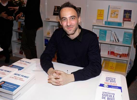 Raphaël Glucksmann at the 37th Salon du Livre held at the Parc des Expositions, Porte de Versailles in Paris, France on March 25th, 2017 Cédric Perrin Bestimage 37th Salon du Livre held at the Porte de Versailles in Paris, France on March 25th, 2017 Paris France  Copyright: xCEDRICxPERRINx xBESTIMAGExCEDRICxPERRINx xBESTIMAGEx