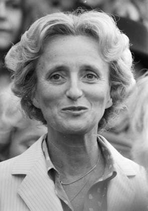 Archive Bernadette Chirac at the harvest of the Clos Montmartre vineyard in Paris, France, October 4, 1982 Jean Claude Woestelandt Bestimage Paris France  Copyright: xJEAN-CLAUDExWOESTELANDTx xBESTIMAGExJEAN-CLAUDExWOESTELANDTx xBESTIMAGEx