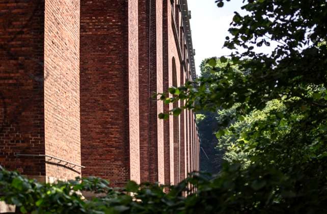 Reichenbach The Göltzschtal Bridge View of the Göltzschtal Bridge near Reichenbach in Vogtland Saxony 26 million bricks are said to have been needed to build the worlds largest brick bridge 574 m long, 78 m high between 1846 and 1851 Reichenbach i V Saxony Germany