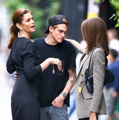 Exclusive Cindy Crawford out with her children Kaia Gerber and Presley Walker Gerber in the streets of New York, 5th june 2019 For germany call for price Exclusive Cindy Crawford with her children Kaia and Presley out in New York, 5th june 2019 New York Etats Unis  Copyright: xCharlesxGuerinx xBestimagexUSAxCharlesxGuerinx xBestimagexUSAx