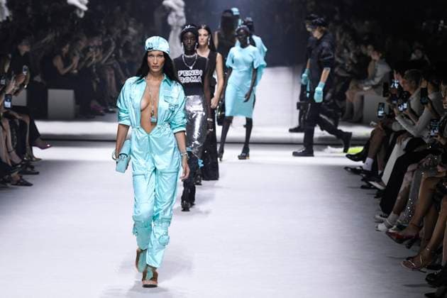 Bella Hadid Fendi PAP Spring Summer 2023 runway show during New York Fashion Week on September 09, 2022 Runway at the Fendi Spring Summer 2023 during September 2022 New York Fashion Week The Shows at Hammerstein Ballroom on September 09, 2022 in New York City New York Etats Unis  Copyright: xAgencex xBestimagexAgencex xBestimagex