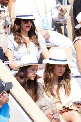 Honor Marie Warren , Haven Warren Jessica Alba and her daughters in the stands of the French Open tennis tournament at Roland Garros 2023, in Paris on June 10, 2023 Jacovides Moreau Bestimage Jessica Alba and her daughters in the stands of the French Open tennis tournament at Roland Garros 2023, in Paris on June 10, 2023 Paris France  Copyright: xJACOVIDES-MOREAUx xBESTIMAGExJACOVIDES-MOREAUx xBESTIMAGEx