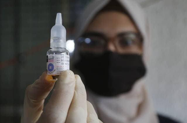 Mass polio vaccination drive for children continues in Gaza Strip, covering thousands of children amid war DEIR AL BALAH, GAZA - SEPTEMBER 01: A view of vaccine as the polio vaccination campaign covering more than 640,000 children under the age of 10 continues in Deir al Balah, Gaza on September 01, 2024. The vaccination drive is being conducted by the Ministry of Health of Palestine in collaboration with the World Health Organization (WHO), United Nations Children s Fund (UNICEF), and the United Nations Relief and Works Agency for Palestine Refugees (UNRWA) across all regions of Gaza. Deyr Balah Palestinian Territory, Occupied. Editorial use only. Please get in touch for any other usage.  Copyright: x2025xAnadoluxAshrafxAmrax