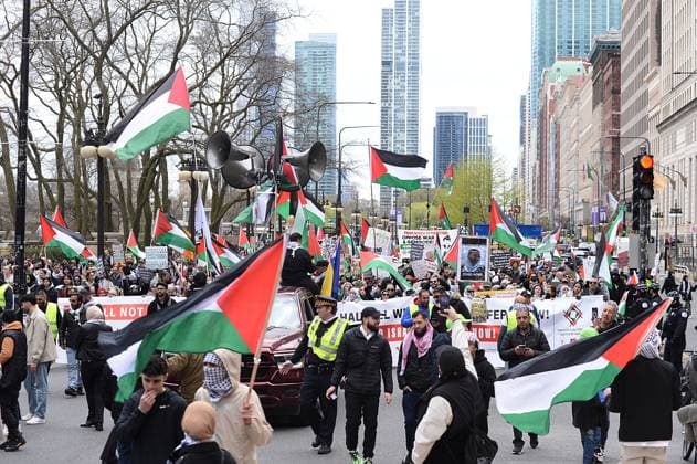 Pro-Palestinian protesters march through downtown Chicago CHICAGO, UNITED STATES - APRIL 20: Pro-Palestinian demonstrators march through downtown Chicago to protest against Israeli attacks on Gaza, on April 20, 2024 in Chicago, Illinois, United States. United States World. Editorial use only. Please get in touch for any other usage. Copyright: x2025xAnadoluxJacekxBoczarskix