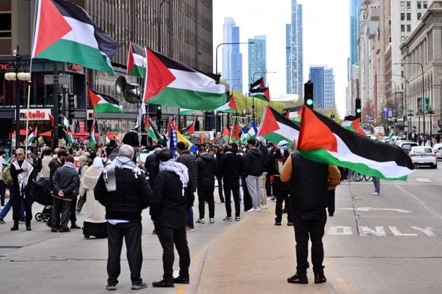 Pro-Palestinian protesters march through downtown Chicago CHICAGO, UNITED STATES - APRIL 20: Pro-Palestinian demonstrators march through downtown Chicago to protest against Israeli attacks on Gaza, on April 20, 2024 in Chicago, Illinois, United States. United States World. Editorial use only. Please get in touch for any other usage. Copyright: x2025xAnadoluxJacekxBoczarskix