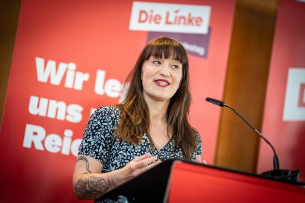 Parliamentary group chairwoman Heidi Reichinnek during her closing statement at the closed meeting of the parliamentary group of the Left Party in Gelsenkirchen Press statement at the end of the closed meeting , Gelsenkirchen NRW Germany PLAZA Hotel Gelsenkirchen
