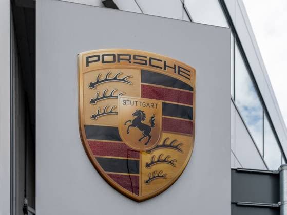 Stuttgart Porsche company headquarters in Zuffenhausen, subject area automotive crisis and Dax, Porsche Center, S Copyright: xEibner-Pressefoto NamanxKalax EP_NKA