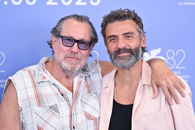 Venice In The Hand of Dante Photocall AM Julian Schnabel and Oscar Isaac attending the In The Hand of Dante Photocall as part of the 82nd Venice International Film Festival at the Lido in Venice, Italy on September 03, 2025. Photo by Aurore Marechal ABACAPRESS.COM Venice Italy  Copyright: xMarechalxAurore ABACAx