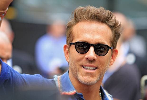 The 50th Toronto International Film Festival Actor and film producer Ryan Reynolds greets fans along King Street prior to the In Conversation With...Ryan Reynolds event showcasing the film John Candy: I Like Me, which he produces at the 2025 Toronto International Film Festival in Toronto, Canada, on September 5, 2025. Toronto Canada  Copyright: xMikexCampbellx originalFilename: campbell-notitle250906_npZgL.jpg