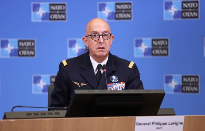 NATO Military Committee in Chiefs of Defence Session in Brussels BRUSSELS, BELGIUM - MAY 10: NATO Supreme Allied Commander for Transformation (SACT) General Philippe Lavigne holds a joint press conference within Military Committee in Chiefs of Defence Session at NATO Headquarters, in Brussels, Belgium on May 10, 2023. Brussels Hoofdstedelijk Gewest Belçika. Editorial use only. Please get in touch for any other usage.  Copyright: x2025xAnadoluxDursunxAydemirx