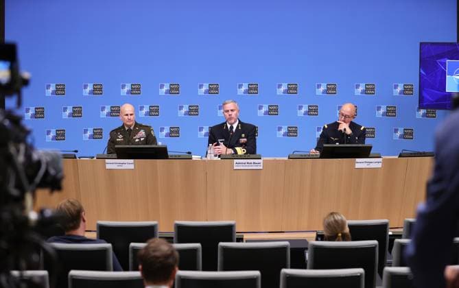 NATO Military Committee in Chiefs of Defence Session in Brussels BRUSSELS, BELGIUM - MAY 10: Chair of the NATO Military Committee Rob Bauer (C), NATO Supreme Allied Commander Europe (SACEUR) General Christopher G. Cavoli (L) and NATO Supreme Allied Commander for Transformation (SACT) General Philippe Lavigne (R) hold a joint press conference within Military Committee in Chiefs of Defence Session at NATO Headquarters, in Brussels, Belgium on May 10, 2023. Brussels Hoofdstedelijk Gewest Belçika. Editorial use only. Please get in touch for any other usage.  Copyright: x2025xAnadoluxDursunxAydemirx