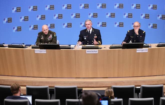 NATO Military Committee in Chiefs of Defence Session in Brussels BRUSSELS, BELGIUM - MAY 10: Chair of the NATO Military Committee Rob Bauer (C), NATO Supreme Allied Commander Europe (SACEUR) General Christopher G. Cavoli (L) and NATO Supreme Allied Commander for Transformation (SACT) General Philippe Lavigne (R) hold a joint press conference within Military Committee in Chiefs of Defence Session at NATO Headquarters, in Brussels, Belgium on May 10, 2023. Brussels Hoofdstedelijk Gewest Belçika. Editorial use only. Please get in touch for any other usage.  Copyright: x2025xAnadoluxDursunxAydemirx