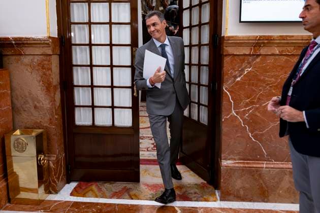 Spanish Politics 2025: Plenary Session of the Congress of Deputies Pedro Sanchez, Spanish Prime Minister, is seen leaving the room at the Spanish Congress of Deputies during the plenary session on September 09, 2025 in Madrid, Spain. Madrid Congress of Deputies Madrid Spain Copyright: xAlbertoxGardinx AGardin_20250910_Politics_Spanish_Congress_0096