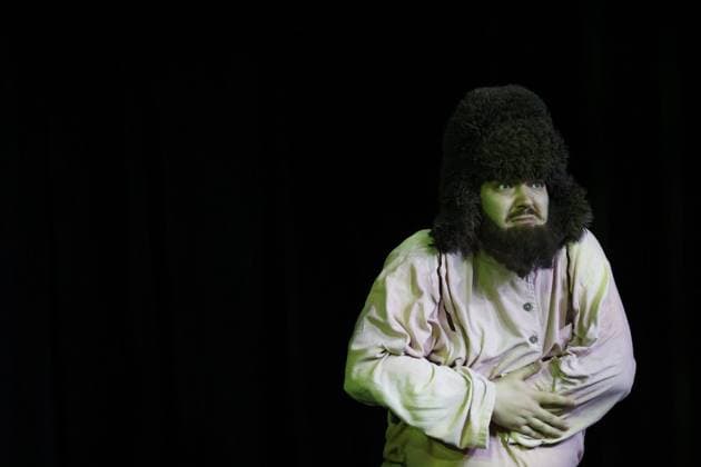 RUSSIA, MOSCOW - SEPTEMBER 12, 2025: Actor Alexander Burakov as Klin performs in So You ve Been Asking How We re Doing, a production based on early works by Anton Chekhov and staged by Mikhail Shchepenko and Tamara Basnina, at Mikhail Shchepenko s Moscow Theatre of Russian Drama Moscow Russia - ZUMAt113 20250912_zaa_t113_1012 Copyright: xSergeixShakhidzhanyanx