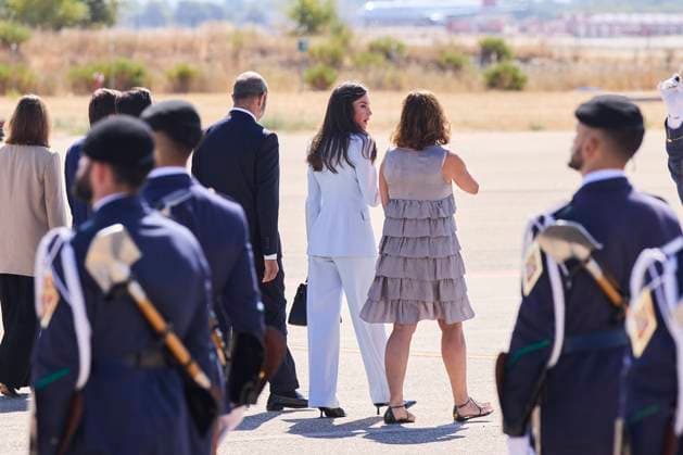 September 16, 2025, Madrid, Madrid, Spain: KING FELIPE VI of Spain and QUEEN LETIZIA of Spain depart for an official visit to Egypt at Barajas Airport Madrid Spain - ZUMAc260 20250916_zep_c260_026 Copyright: xMikexChicorrox