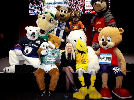 Mascot with Iris Spranger at the season opener of the Sportmetropole Berlin in the Max Schmeling Halle
