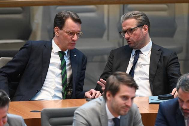 f l Hendrik WUEST, Wüst, CDU, State Premier of North Rhine-Westphalia, Andreas WIERMER Government Spokesman NRW, Debate on the Act on the Adoption of the Budget of the State of North Rhine-Westphalia for the Financial Year 2026 Budget Act 2026 HHG 2026 100 Session of the State Parliament of North Rhine-Westphalia, in the State Parliament of North Rhin