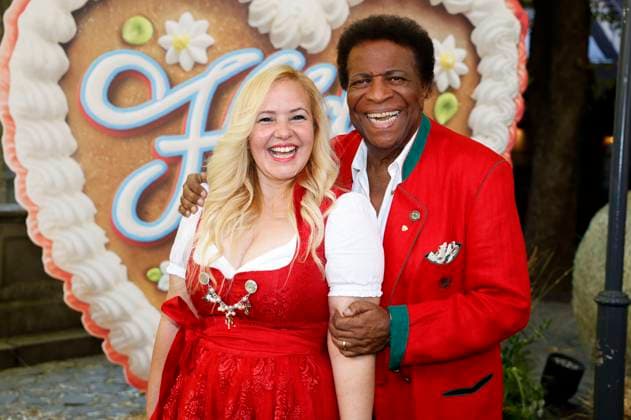 Roberto Blanco with wife Luzandra Strassburg arriving at the ProSieben TV show HeidiFest by Heidi Klum at Hofbräuhaus Munich Munich, 18 09 2025 Foto:xK.xKriegerx xFuturexImagex heidifest_5667