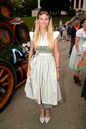 Selina Söder at the Regines Damenwiesn in the Schützen tent at the 190 Oktoberfest 2025 on the Theresienwiese Munich, 22 09 2025 Foto:xAgenturxWehnertx xGränzdörferx xFuturexImagex damenwiesn_5821