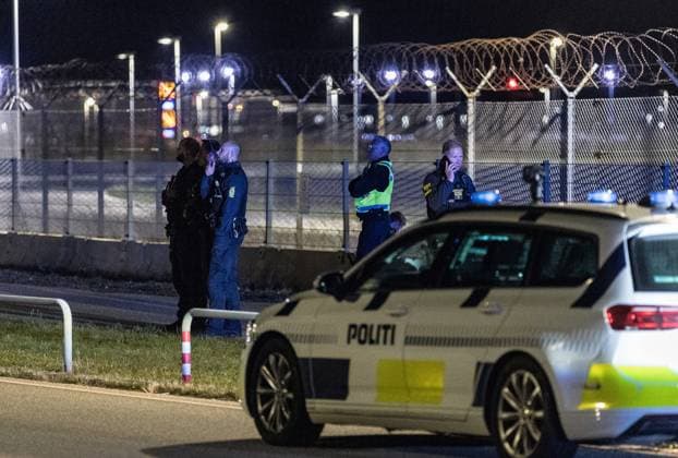The Danish police are present at Copenhagen Airport, where planes cannot land or take off due to drones Monday September 22, 2025 Copenhagen Denmark x93000x  Copyright: xStevenxKnap RitzauxScanpixx DRÖNARE KASTRUP VZe85llDj_I