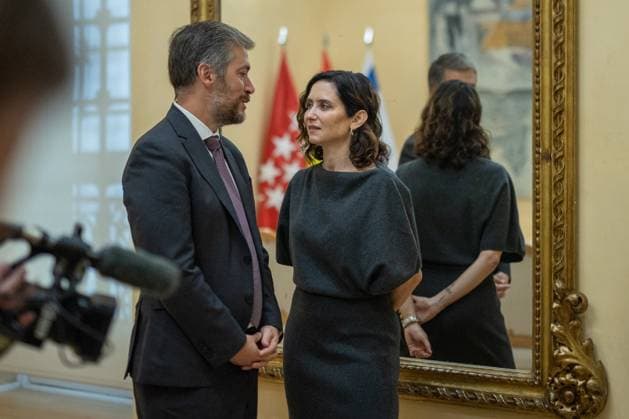 September 25, 2025, Madrid, Spain: The President of the Community of Madrid, Isabel Diaz Ayuso, (L) this morning in Madrid. The President of the Community of Madrid, Isabel Diaz Ayuso, holds a meeting at the Real Casa de Correos, the headquarters of the regional government, with the Chargà d Affaires of the Israeli Embassy in Spain, Dana Erlich. Madrid Spain - ZUMAs197 20250925_aaa_s197_287 Copyright: xDavidxCanalesx
