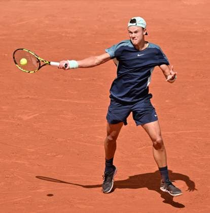 French Open Roland Garros 2022, day 9 PARIS, FRANCE - MAY 30: Holger Rune of Denmark in action Stefanos Tsitsipas (not seen) of Greece in the men’s fourth round match during French Open tennis tournament at Roland ?Garros Stadium in Paris, France on May 30, 2022. Ile-de-France France. Editorial use only. Please get in touch for any other usage.  Copyright: x2025xAnadoluxMustafaxYalcÄ±nx
