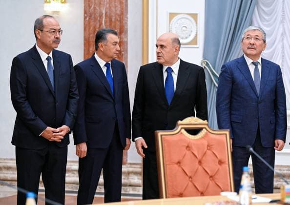Belarus Eurasian Intergovernmental Council 9016635 30.09.2025 From left, Uzbek Prime Minister Abdulla Aripov, Tajik Prime Minister Kokhir Rasulzoda, Russian Prime Minister Mikhail Mishustin and Kyrgyz Prime Minister - Head of the Presidential Administration Adylbek Kasymaliev wait before a meeting of participants of the Eurasian Intergovernmental Council with Belarusian President Alexander Lukashenko in Minsk, Belarus. Alexander Miridonov Sputnik Minsk Belarus Copyright: xAlexanderxMiridonovx
