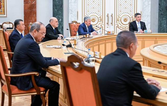 Belarus Eurasian Intergovernmental Council 9016643 30.09.2025 Tajik Prime Minister Kokhir Rasulzoda, Russian Prime Minister Mikhail Mishustin, Kyrgyz Prime Minister - Head of the Presidential Administration Adylbek Kasymaliev and Kazakh Prime Minister Olzhas Bektenov attend a meeting of participants of the Eurasian Intergovernmental Council with Belarusian President Alexander Lukashenko in Minsk, Belarus. Alexander Miridonov Sputnik Minsk Belarus Copyright: xAlexanderxMiridonovx