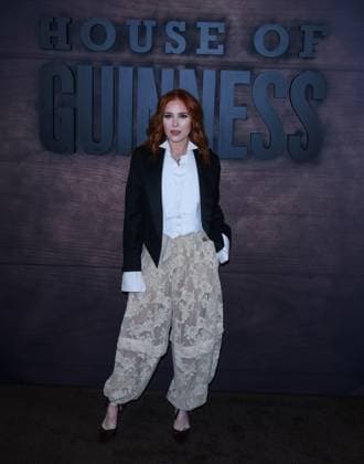 September 23, 2025, London, United Kingdom: Angela Scanlon seen attending the London premiere for House Of Guinness at Picturehouse Central. London United Kingdom - ZUMAs197 20250923_aaa_s197_344 Copyright: xBrettxCovex