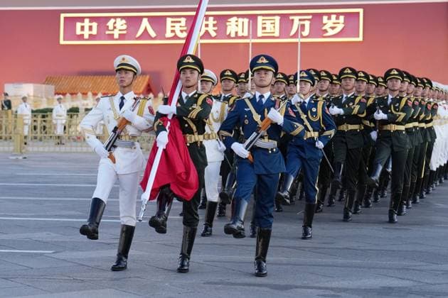 (251001) -- BEIJING, Oct. 1, 2025 -- A flag-raising ceremony marking the 76th anniversary of the founding of the People s Republic of China is held at Tian anmen Square in Beijing, capital of China, Oct. 1, 2025. ) CHINA-BEIJING-NATIONAL DAY-FLAG-RAISING CEREMONY (CN) JuxHuanzong