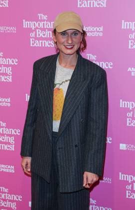 September 30, 2025, London, United Kingdom: Bessie Carter seen attending the press night for The Importance of Being Earnest at the Noel Coward Theatre in London. London United Kingdom - ZUMAs197 20250930_aaa_s197_401 Copyright: xBrettxCovex