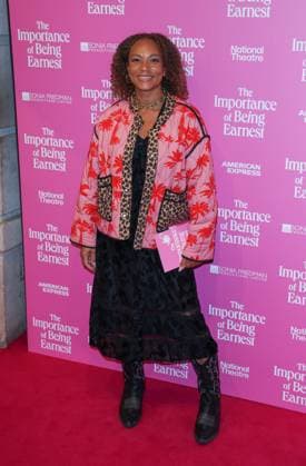 September 30, 2025, London, United Kingdom: Angela Griffin seen attending the press night for The Importance of Being Earnest at the Noel Coward Theatre in London. London United Kingdom - ZUMAs197 20250930_aaa_s197_402 Copyright: xBrettxCovex