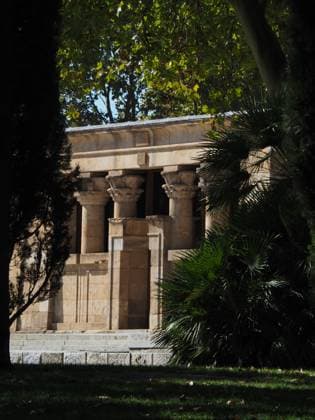 October 1, 2025, Madrid, Madrid, Spain: MADRID, SPAIN †October 1: Exterior views of the Egyptian Temple of Debod, which was moved to Madrid, Spain, to protect it from flooding caused by the construction of the Aswan Dam on the Nile River. Madrid Spain - ZUMAle O 20251001_zip_h199_033 Copyright: xAaronxHerediax