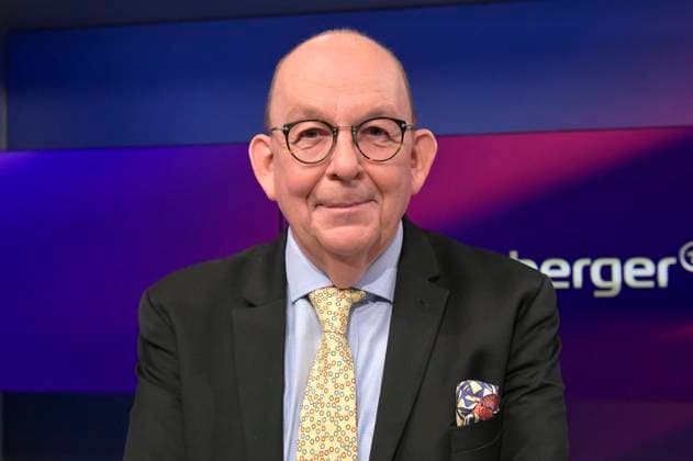 Denis Scheck on the ARD talk show maischberger in Studio Berlin Adlershof Berlin, 01 10 2025 Foto:xM.xBehrensx xFuturexImagex maischberger0101_5024