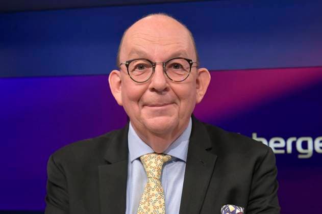 Denis Scheck on the ARD talk show maischberger in Studio Berlin Adlershof Berlin, 01 10 2025 Foto:xM.xBehrensx xFuturexImagex maischberger0101_5025