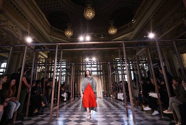 (251002) -- PARIS, Oct. 2, 2025 -- A model presents a creation from the ready-to-wear Spring Summer 2026 collections by ICICLE during the Paris Fashion Week in Paris, France, on Oct. 1, 2025. ) FRANCE-PARIS-FASHION WEEK-ICICLE GaoxJing