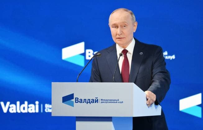 Russia Putin Valdai Discussion Club 9018299 02.10.2025 Russian President Vladimir Putin delivers a speech during a plenary session The Polycentric World: Instructions for Use of the Valdai International Discussion Club in Sochi, Krasnodar region, Russia. Grigory Sysoev Sputnik Sochi Krasnodar region Russia  Copyright: xGrigoryxSysoevx