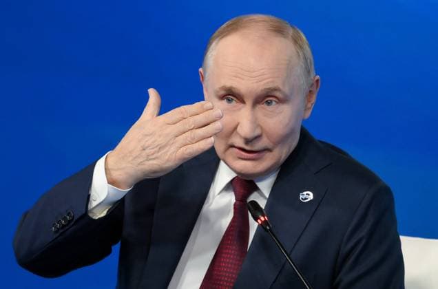 Russia Putin Valdai Discussion Club 9018350 02.10.2025 Russian President Vladimir Putin speaks during a plenary session The Polycentric World: Instructions for Use of the Valdai International Discussion Club in Sochi, Krasnodar region, Russia. Grigory Sysoev Sputnik Sochi Krasnodar region Russia  Copyright: xGrigoryxSysoevx