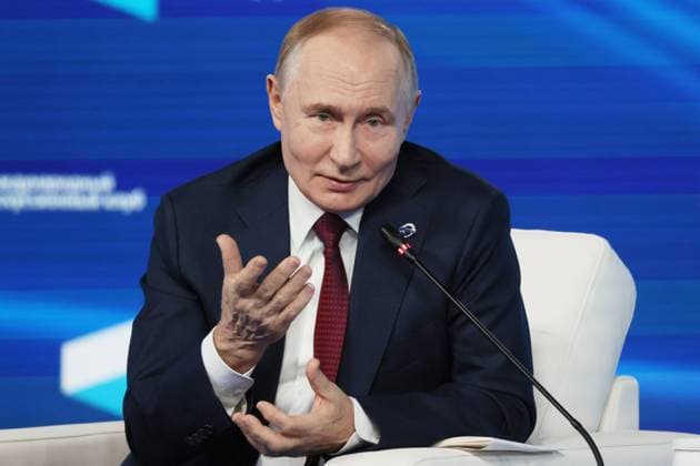 Russia Putin Valdai Discussion Club 9018443 02.10.2025 Russian President Vladimir Putin speaks during a plenary session The Polycentric World: Instructions for Use of the Valdai International Discussion Club in Sochi, Krasnodar region, Russia. Mikhail Metzel Sputnik Sochi Krasnodar region Russia  Copyright: xMikhailxMetzelx