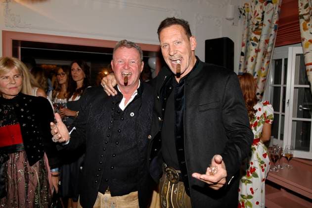 Ralf Moeller with guest at the 1 Fine Time Business Club Oktoberfest at the Käfer flagship store in Munich, 02 10 2025 Foto:xAgenturxWehnertx xGränzdörferx xFuturexImagex business_oktoberfest_5032