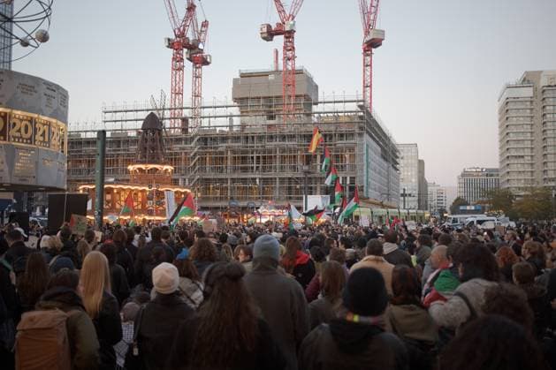 October 2, 2025, Berlin, Berlin, Germany: Thousand people gathered to protest against the ongoing genocide in Gaza and the illegal interception of activists in international waters, sit-in at Alexanderplatz in solidarity with the Global Sumud Flotilla and the Palestinian people.Berlin, 02.10.2025. Berlin Germany - ZUMAb284 20251002_zip_b284_002 Copyright: xZairaxBiaginix
