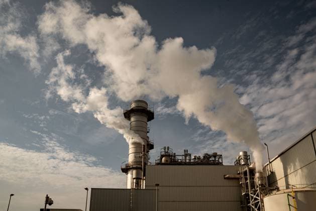 October 4, 2025, Sant Adria Del Besos, Barcelona, Spain: Smoke air emissions coming from the chimneys of Combined cycle thermoelectric plant Besos Power Station located in Sant Adria del Besos, Barcelona, Spain and owned by Spanish multinational electric utility companies Naturgy and Endesa. Central termica del Besos, power plant, Sant Adria Del Besos Spain - ZUMAb137 20251004_fap_b137_002 Copyright: xJordixBoixareux