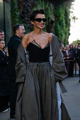 PFW - Jean Paul Gaultier Outside Arrivals Farida Khelfa arrives at the Jean Paul Gaultier show during the Womenswear Spring Summer 2026 as part of Paris Fashion Week on October 5, 2025 in Paris, France. Photo by Robin Psaila ABACAPRESS.COM Paris France Copyright: xPsailaxRobin ABACAx