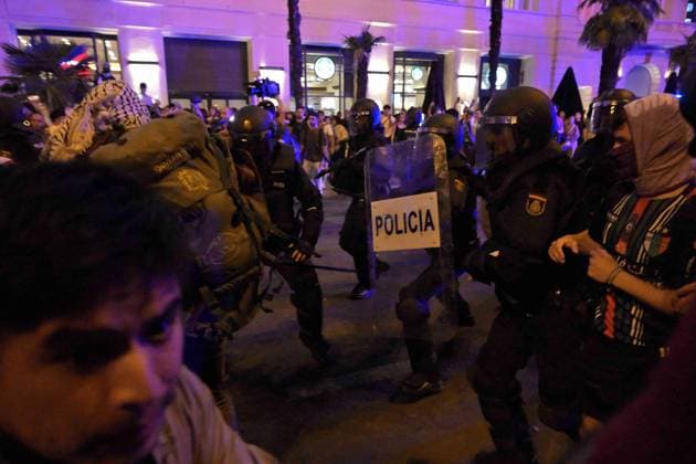 October 2, 2025, Madrid, Madrid, Spain: Thousands of people take to the streets in support of the Global Sumud flotilla and against Netanyahu Madrid Spain - ZUMA- Oc 20251002_zsp_d308_005 Copyright: xJuanxCarlosxLucasx