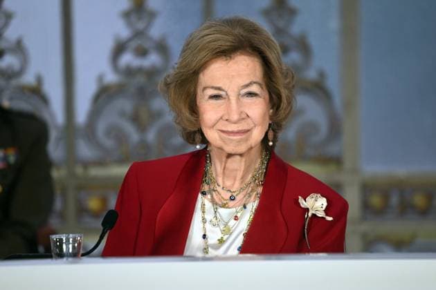 Queen Sofia presides over the presentation of the Social Awards of the Mapfre Foundation 2025 Queen Sofia during the presentation of the Social Awards of the Mapfre Foundation 2025 at the Real Casino, on October 8, 2025, in Madrid Spain FAMOUS AWARDS MAFRE FOUNDATION REALEZA José Madrid Madrid Madrid Spain  Copyright: xJosÃ xOlivax 7012330
