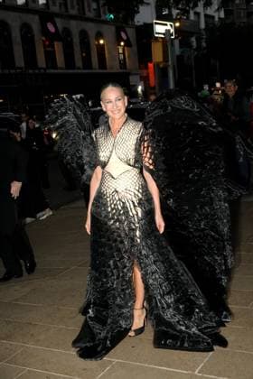 October 8, 2025, New York, New York, USA: SARAH JESSICA PARKER attends the New York City Ballet 2025 Fall Fashion Gala at David H. Koch Theater at Lincoln Center on in New York. New York USA - ZUMAms4_ 20251008_faf_ms4_002 Copyright: xSoniaxMoskowitzxGordonx
