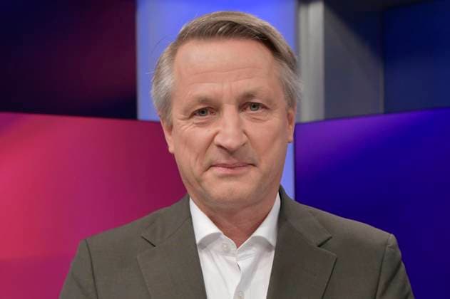 Nikolaus Blome on the ARD talk show maischberger in Studio Berlin Adlershof Berlin, 08 10 2025 Foto:xM.xBehrensx xFuturexImagex maischberger0810_5015