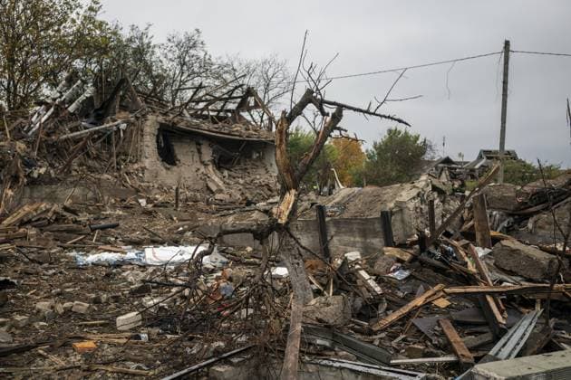 Aftermath of Russian attack on Ukraine s Kramatorsk KRAMATORSK, UKRAINE - OCTOBER 09: A view of the destruction and damaged infrastructure aftermath of Russian airstrike on Kramatorsk, Donetsk region, Ukraine on October 09, 2025. During the night and morning of today, October 9, Russian troops shelled Kramatorsk in the Donetsk region with drones, guided bombs (GABs) and Smerch multiple launch rocket systems. In one of the areas, rescuers were extinguishing a fire in private homes. A local resident was injured. Jose Colon Anadolu Kramatorsk Ukraine. Editorial use only. Please get in touch for any other usage. Copyright: x2025xAnadoluxJosexColonx